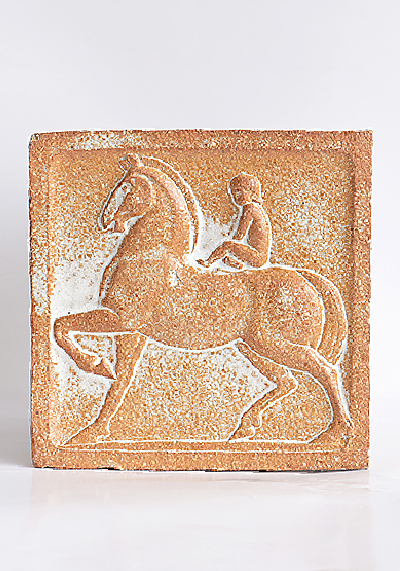 Изображение Хаусмарки Хаусмарка Девочка на коне, терракотовая