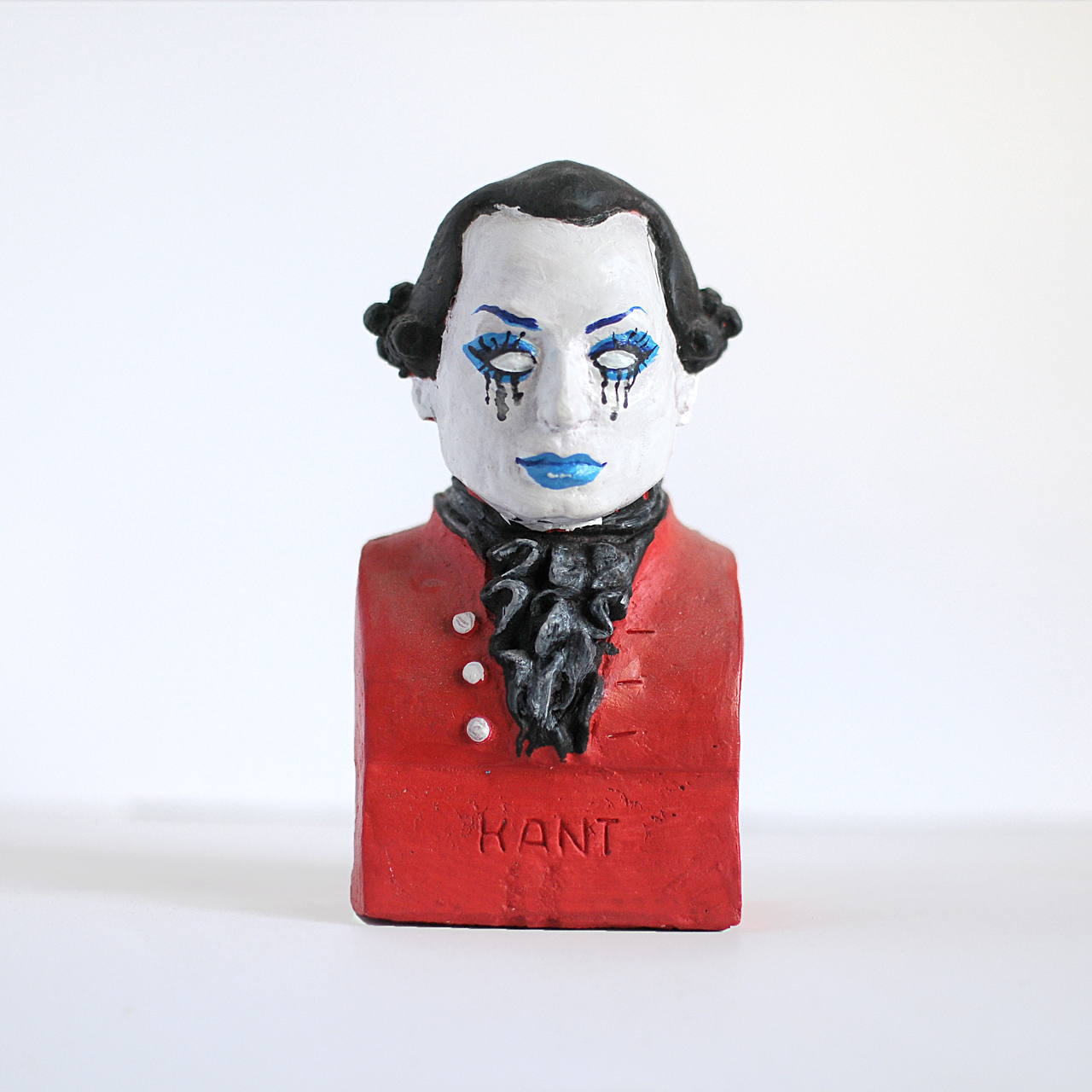 Изображение Бюст Канта Бюст Канта с красным сюртуком
