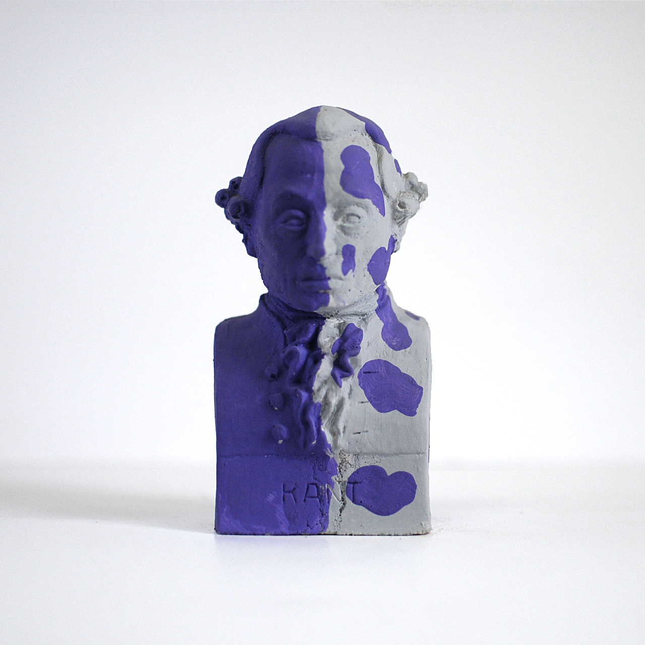 Изображение Бюст Канта Бюст Канта лиловый