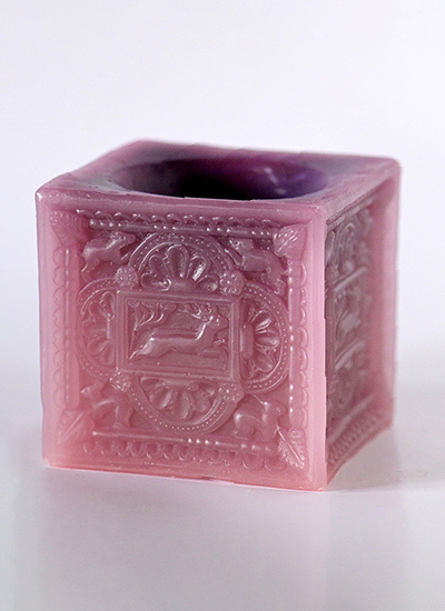 Изображение Свечи  Свеча Трагхаймский олень, фиолетовый