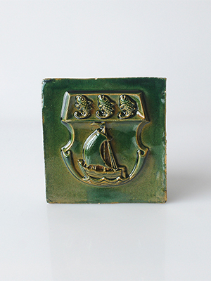 Изображение Изразцы Изразец Герб Нойкурена (Пионерского), зеленый